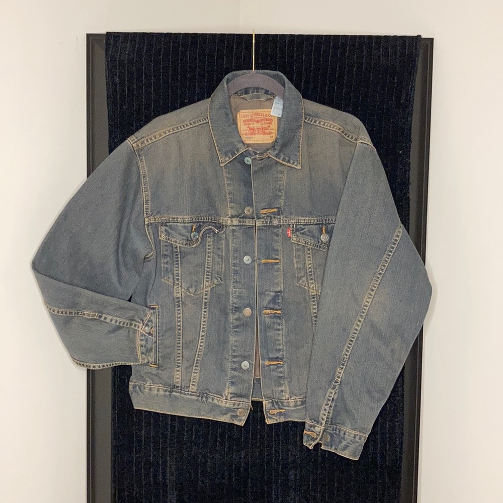 Levi’s Jacket (Standard Trucker) Over Sized Look - image 1